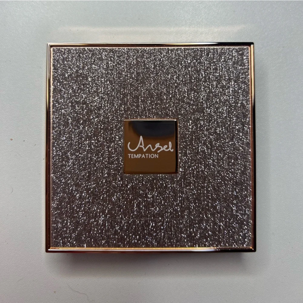 💎 Oriental Concealer Bright Powder Cake Foundation- Full Size Bling Case